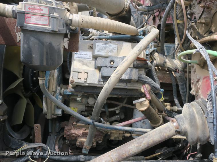 image for item DB8753 2002 International 4900 dump truck