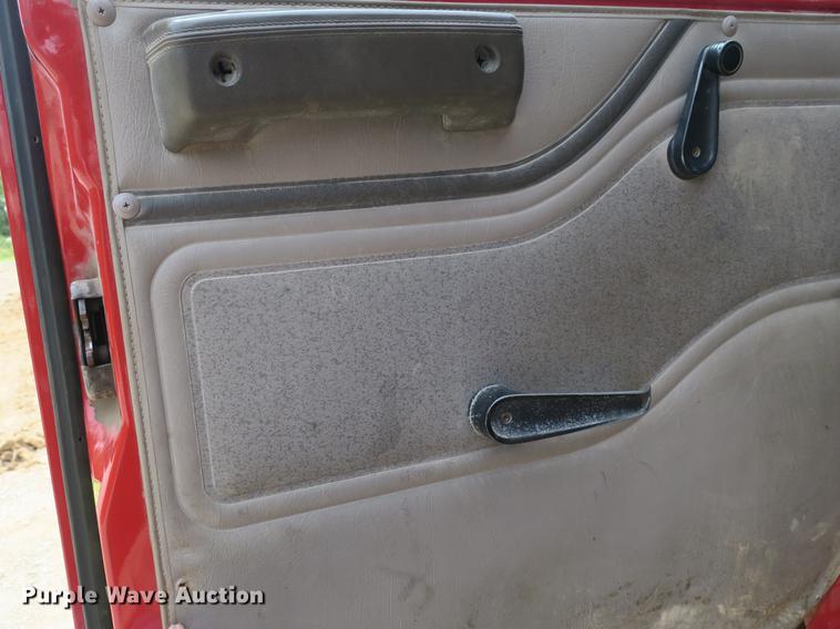 image for item DB8753 2002 International 4900 dump truck