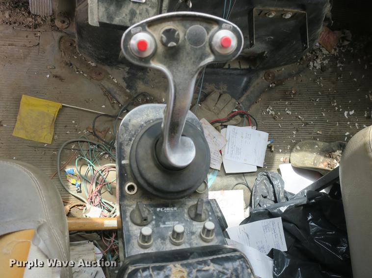 image for item DB8753 2002 International 4900 dump truck