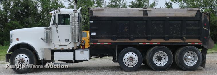 image for item DB8777 1995 Freightliner FLD dump truck