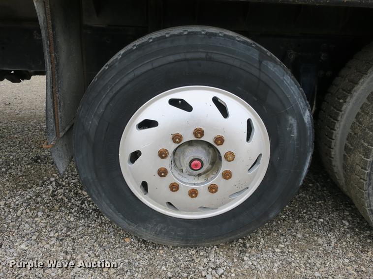 image for item DB8777 1995 Freightliner FLD dump truck