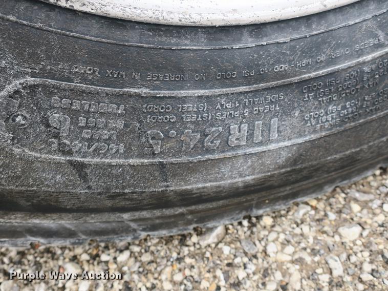 image for item DB8777 1995 Freightliner FLD dump truck