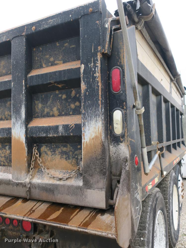 image for item DB8777 1995 Freightliner FLD dump truck