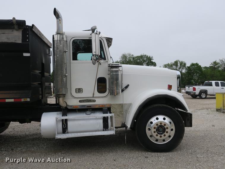 image for item DB8777 1995 Freightliner FLD dump truck