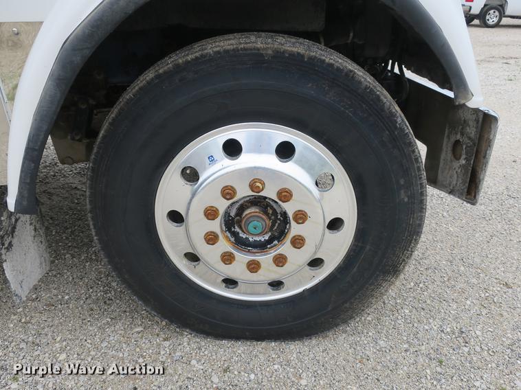 image for item DB8777 1995 Freightliner FLD dump truck