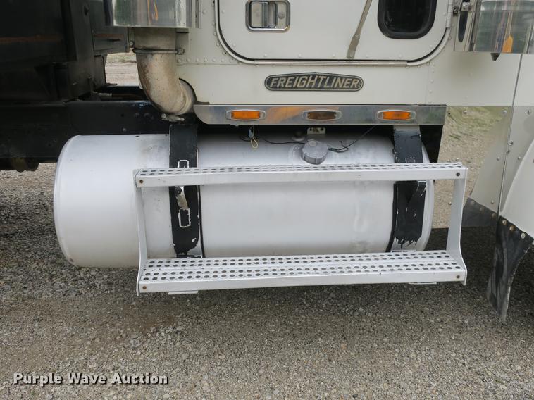 image for item DB8777 1995 Freightliner FLD dump truck