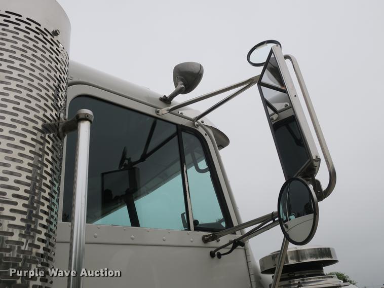 image for item DB8777 1995 Freightliner FLD dump truck