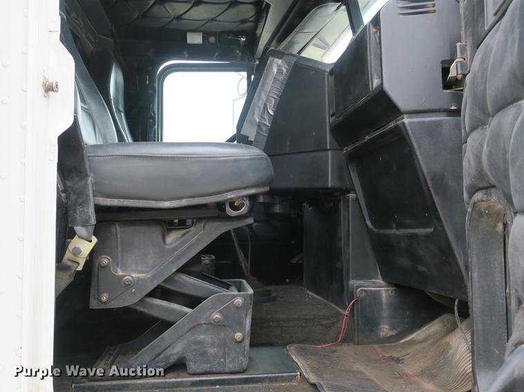 image for item DB8777 1995 Freightliner FLD dump truck
