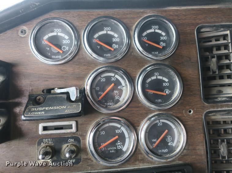 image for item DB8777 1995 Freightliner FLD dump truck