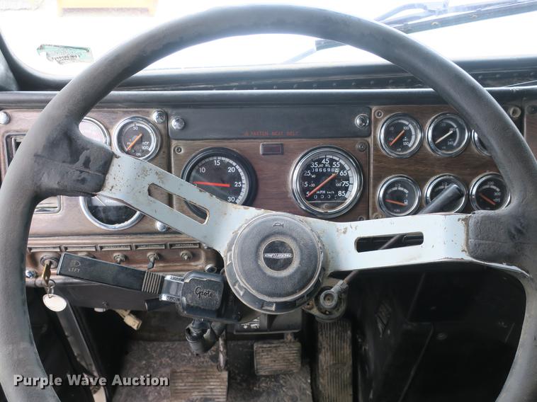 image for item DB8777 1995 Freightliner FLD dump truck