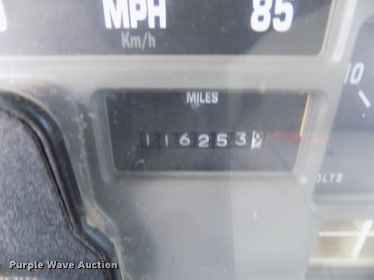 image for item DB9652 1998 International 4900 digger derrick truck