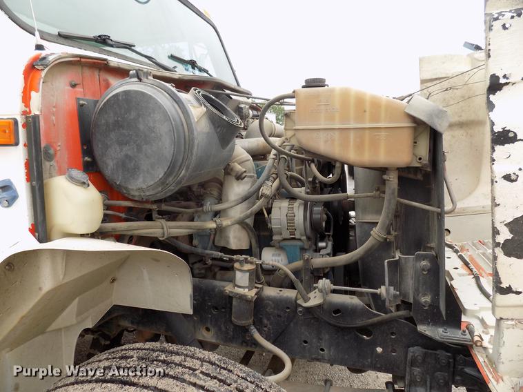 image for item DB9652 1998 International 4900 digger derrick truck