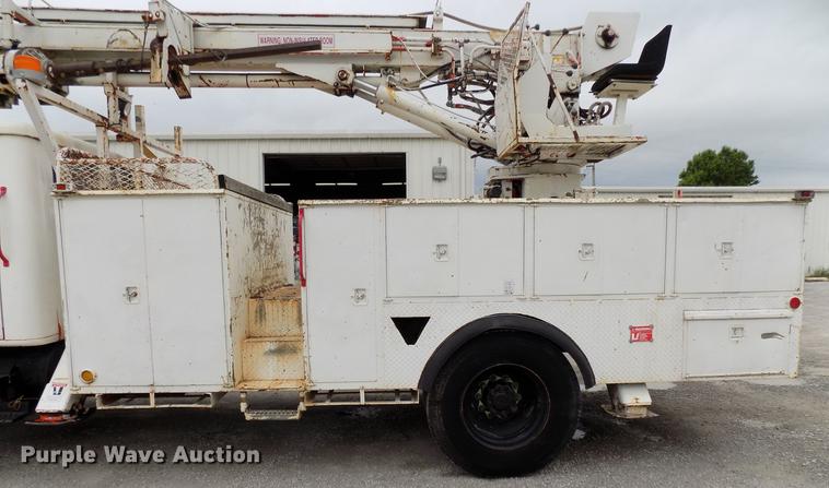 image for item DB9652 1998 International 4900 digger derrick truck