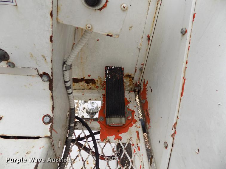 image for item DB9652 1998 International 4900 digger derrick truck