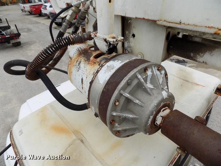 image for item DB9652 1998 International 4900 digger derrick truck