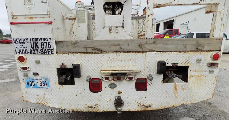 image for item DB9652 1998 International 4900 digger derrick truck