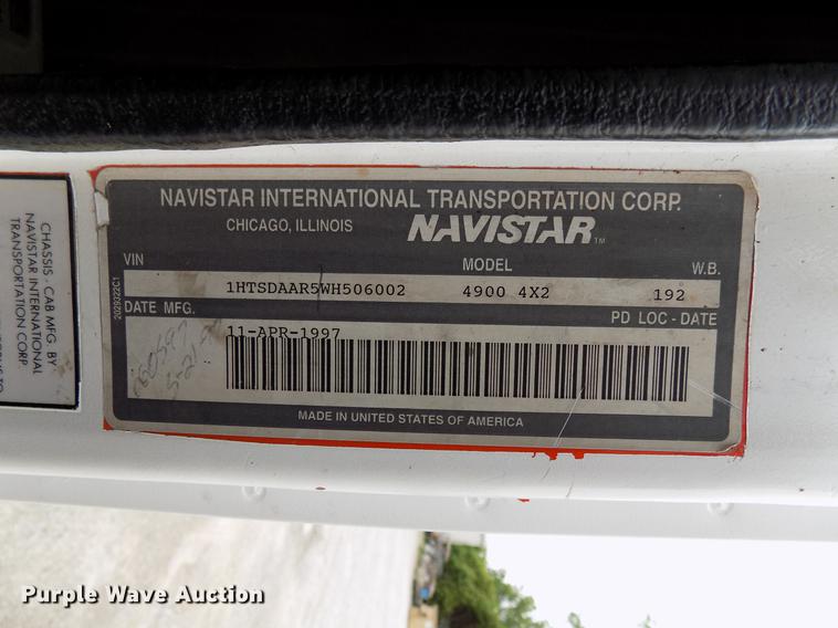 image for item DB9652 1998 International 4900 digger derrick truck