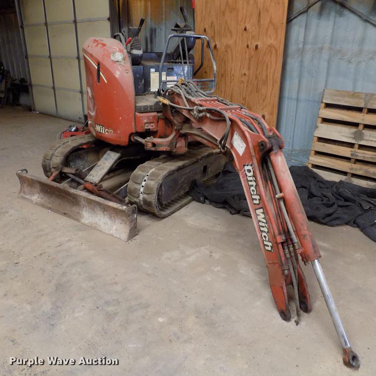 image for item DB9658 2005 Ditch Witch MX202 mini excavator
