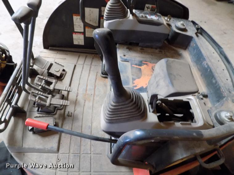 image for item DB9658 2005 Ditch Witch MX202 mini excavator