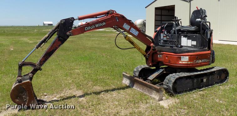 image for item DB9660 2005 Ditch Witch MX202 mini excavator