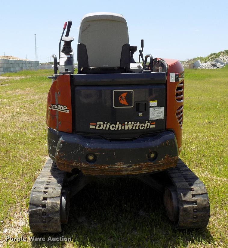 image for item DB9660 2005 Ditch Witch MX202 mini excavator