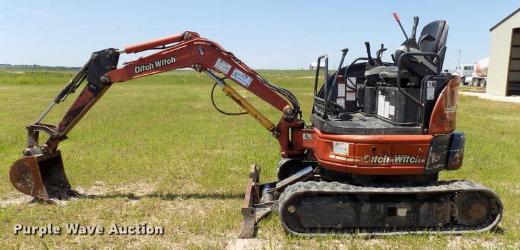 image for item DB9660 2005 Ditch Witch MX202 mini excavator