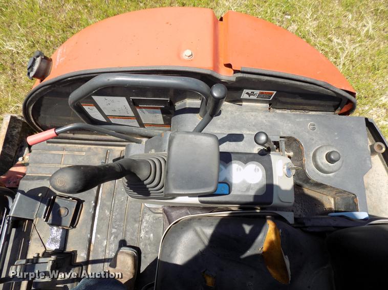 image for item DB9660 2005 Ditch Witch MX202 mini excavator