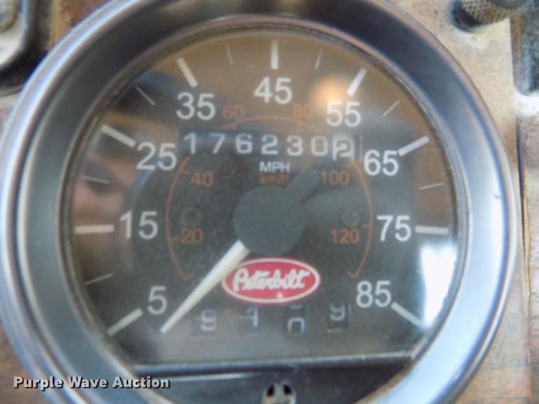 image for item DB9661 2000 Peterbilt 357 ready mix truck