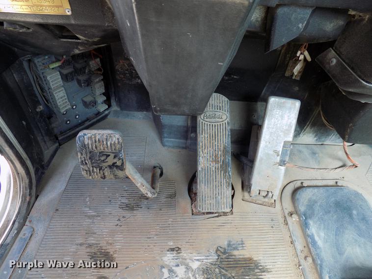 image for item DB9661 2000 Peterbilt 357 ready mix truck