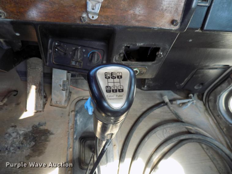 image for item DB9661 2000 Peterbilt 357 ready mix truck