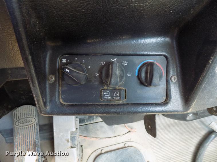 image for item DB9661 2000 Peterbilt 357 ready mix truck