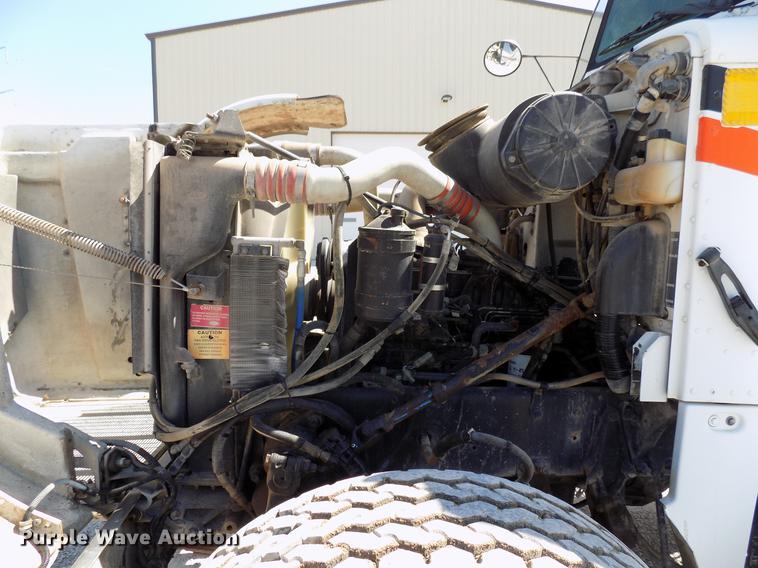 image for item DB9661 2000 Peterbilt 357 ready mix truck