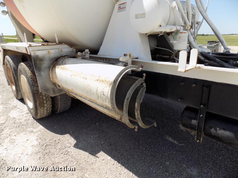 image for item DB9661 2000 Peterbilt 357 ready mix truck