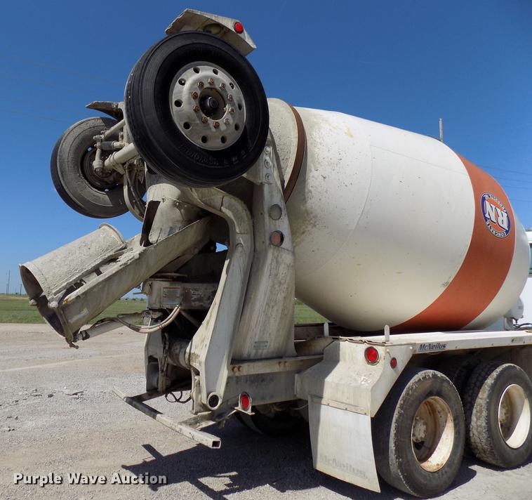 image for item DB9661 2000 Peterbilt 357 ready mix truck