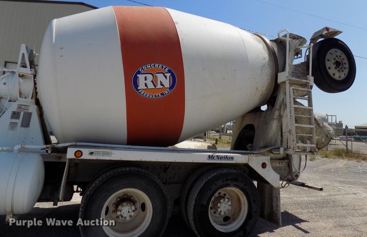 image for item DB9661 2000 Peterbilt 357 ready mix truck