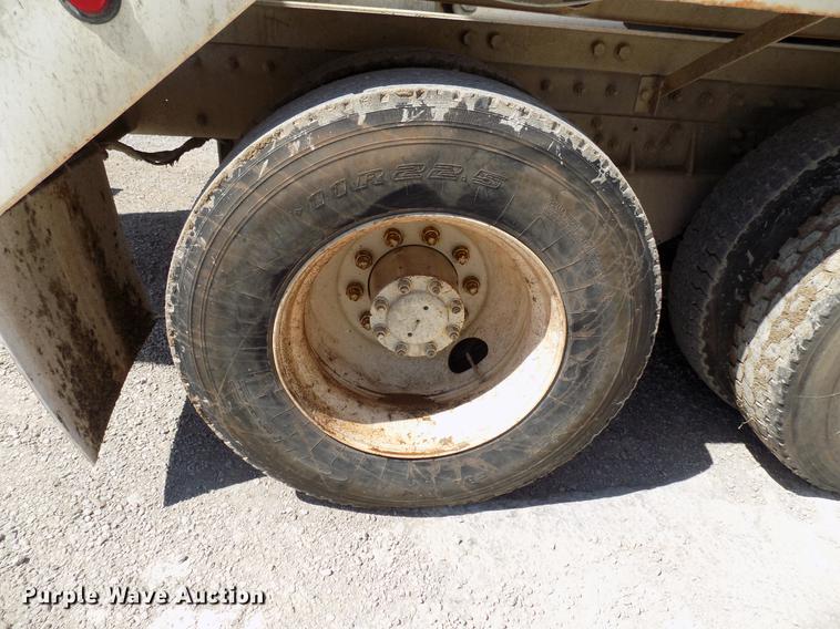 image for item DB9661 2000 Peterbilt 357 ready mix truck