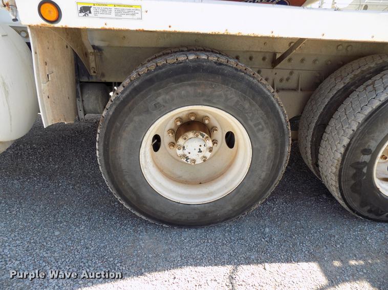 image for item DB9661 2000 Peterbilt 357 ready mix truck