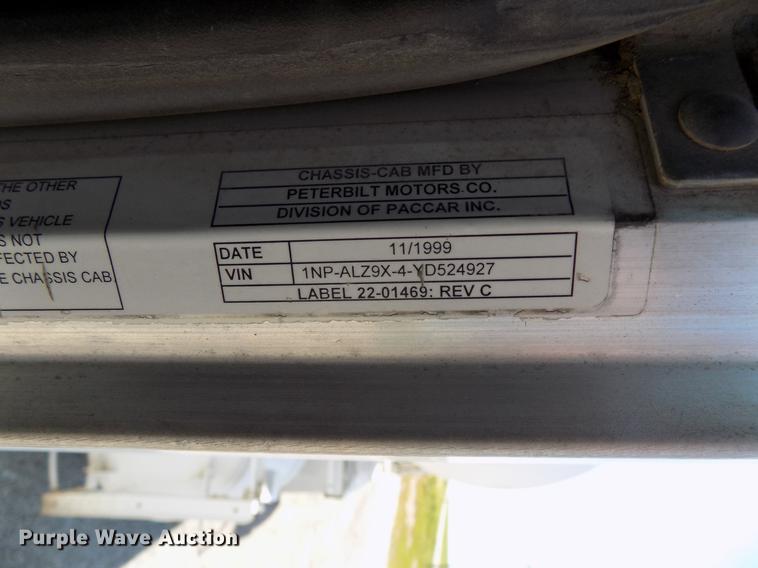 image for item DB9661 2000 Peterbilt 357 ready mix truck