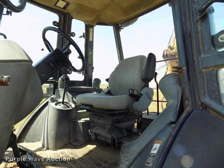 image for item DB9663 2002 John Deere 310SG backhoe