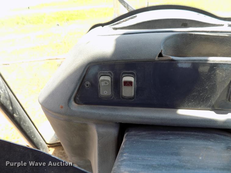 image for item DB9663 2002 John Deere 310SG backhoe