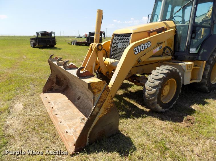 image for item DB9663 2002 John Deere 310SG backhoe