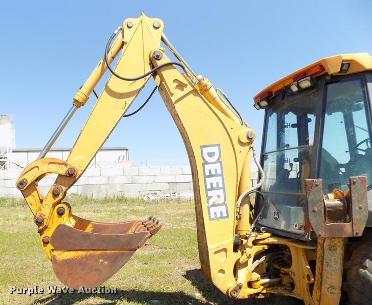 image for item DB9663 2002 John Deere 310SG backhoe