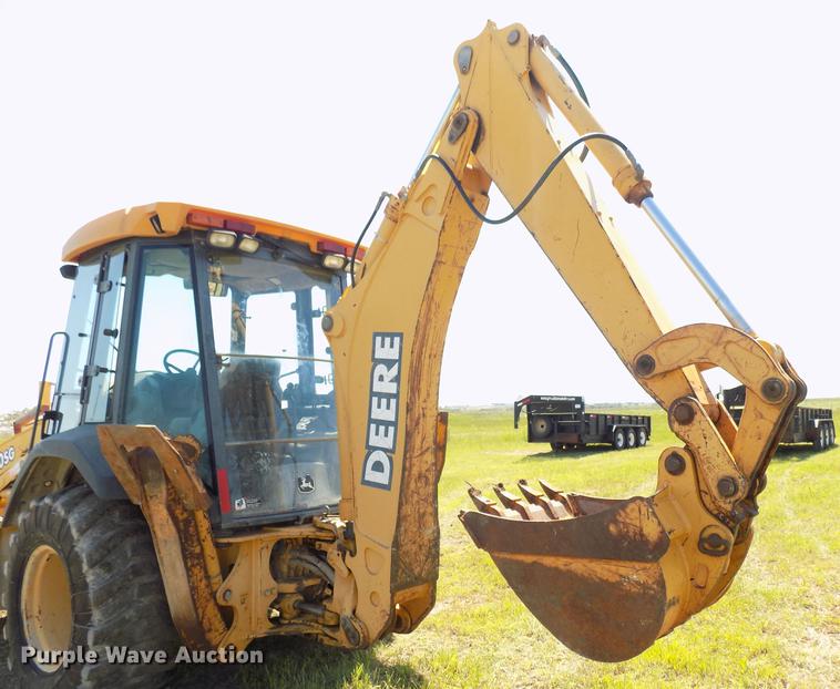 image for item DB9663 2002 John Deere 310SG backhoe