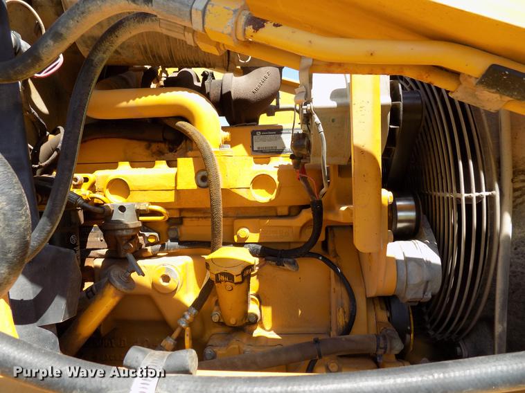 image for item DB9663 2002 John Deere 310SG backhoe