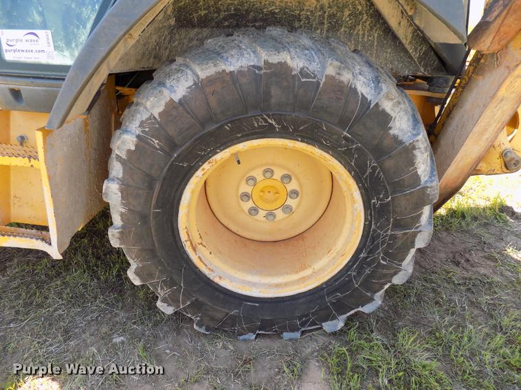 image for item DB9663 2002 John Deere 310SG backhoe