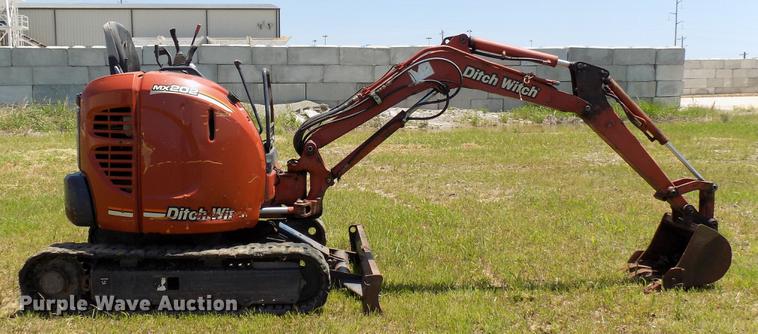 image for item DB9664 2005 Ditch Witch MX202 mini excavator