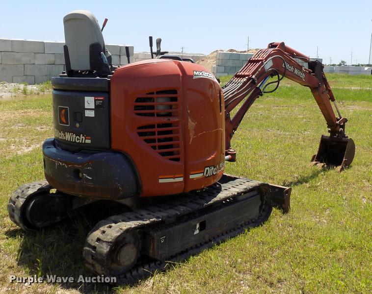 image for item DB9664 2005 Ditch Witch MX202 mini excavator