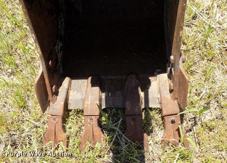 image for item DB9664 2005 Ditch Witch MX202 mini excavator