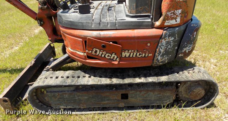 image for item DB9664 2005 Ditch Witch MX202 mini excavator