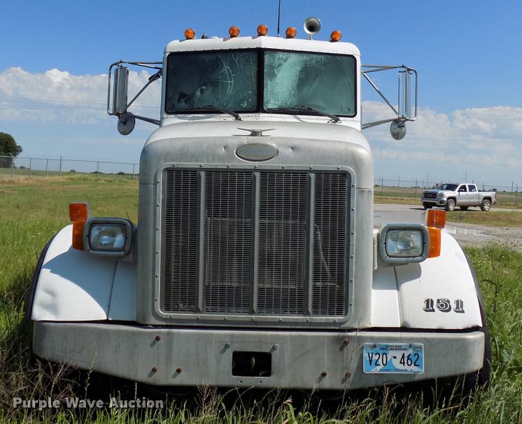 image for item DB9668 2000 Peterbilt 357 ready mix truck